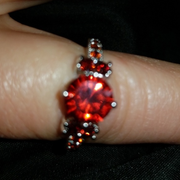 Ring - Picture 3 of 3